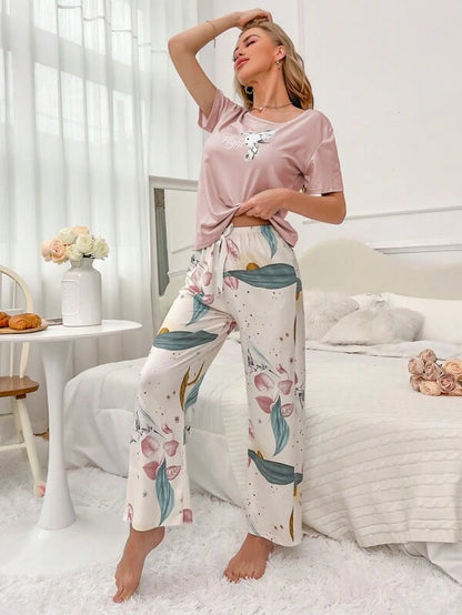 Floral Print Tee And Pants Pajama Set