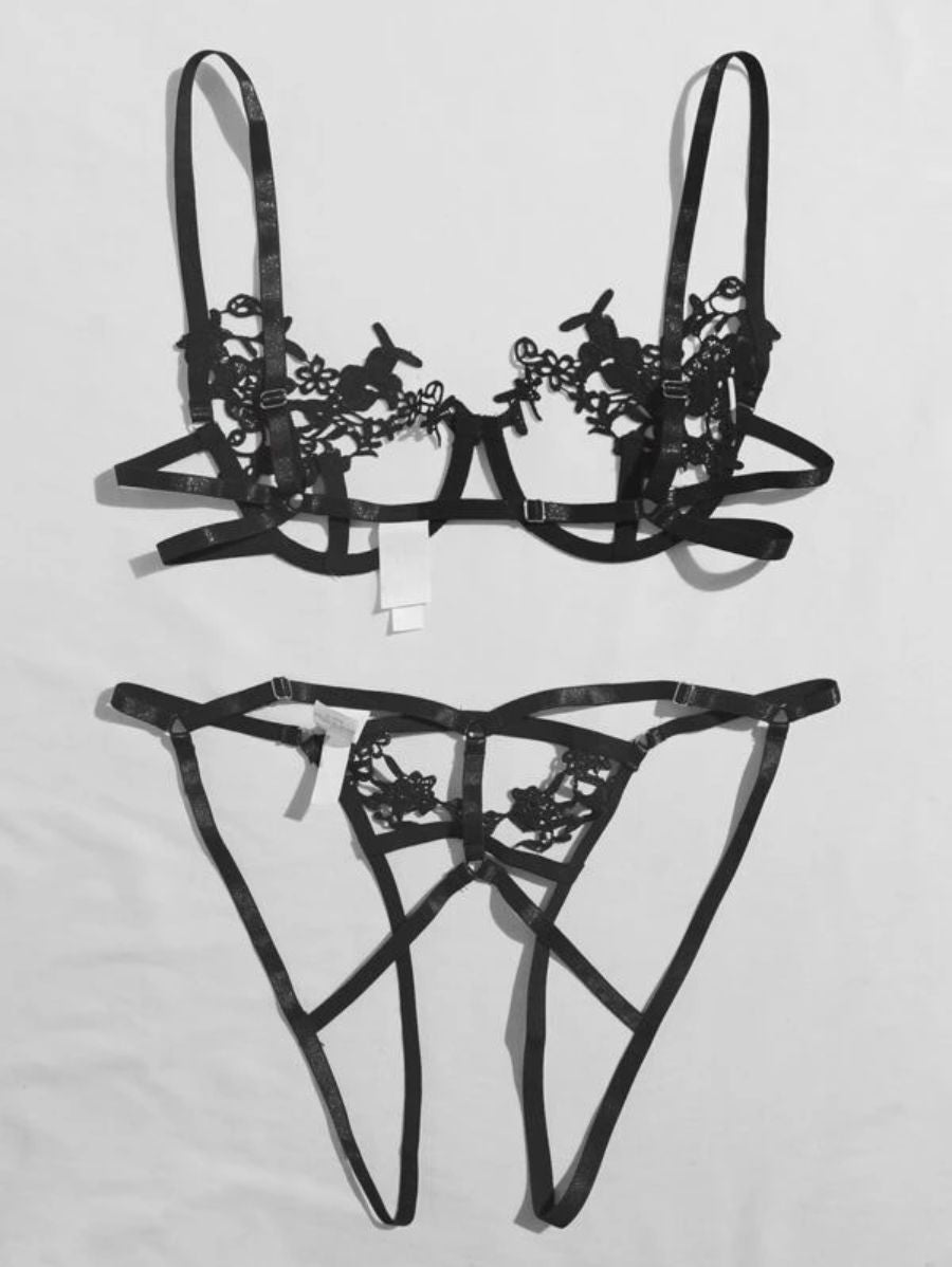 Lace Appliques Crotchless Lingerie Set